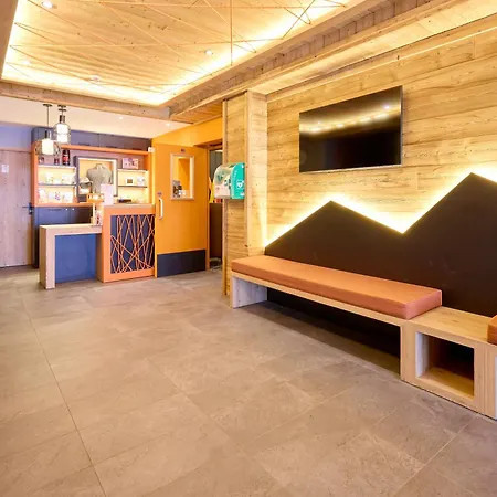 Hotel Base Camp - Les 2 Alpes 3*