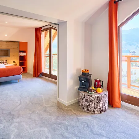 호텔 Base Camp - Les 2 Alpes 3*