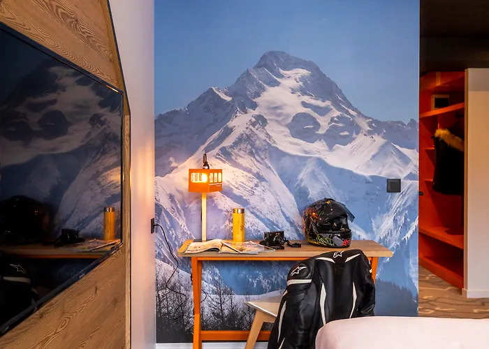Отель Base Camp - Les 2 Alpes Ле дез Альп